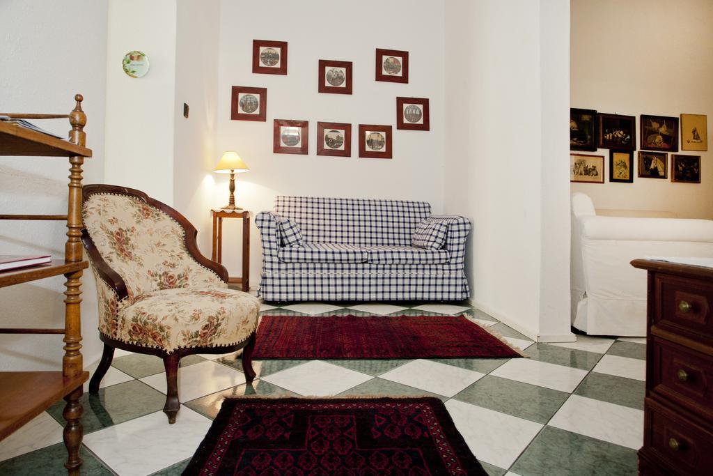 Hungarian Souvenir Apartman Budapest Szoba fotó
